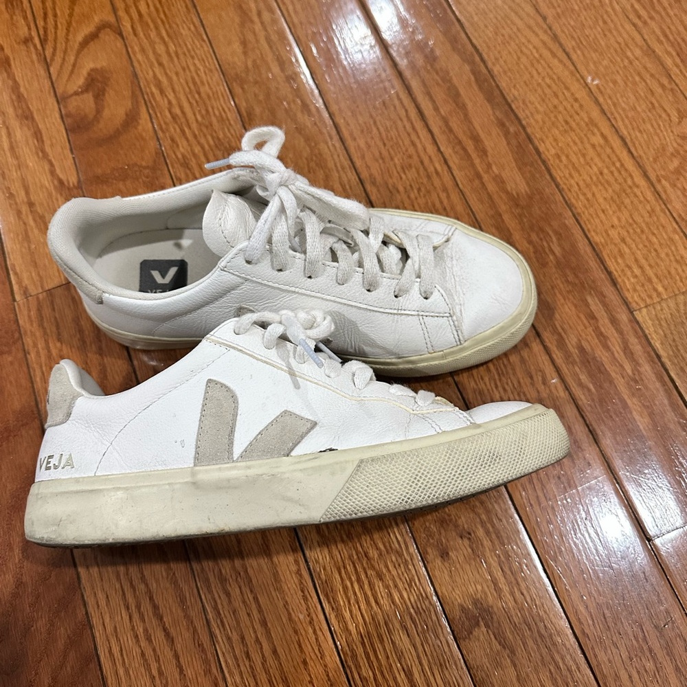 Veja sneakers women’s size 7/38